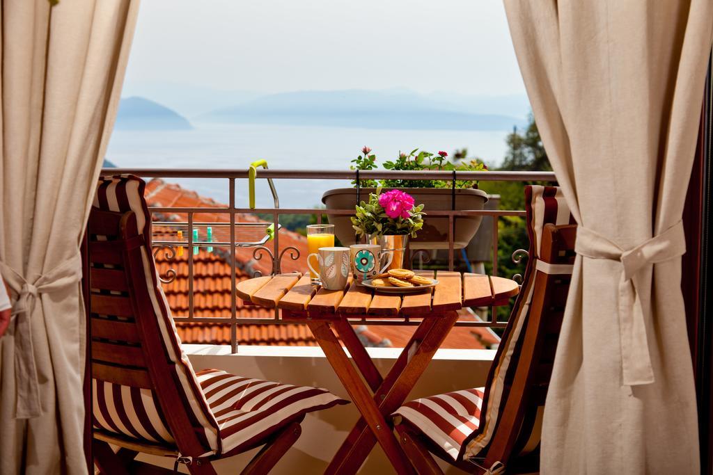 Calm View Aparthotel Vasiliki  Bilik gambar